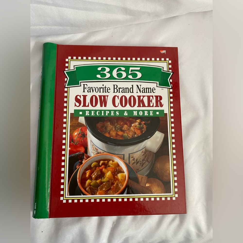 365 slow cooker recipes book